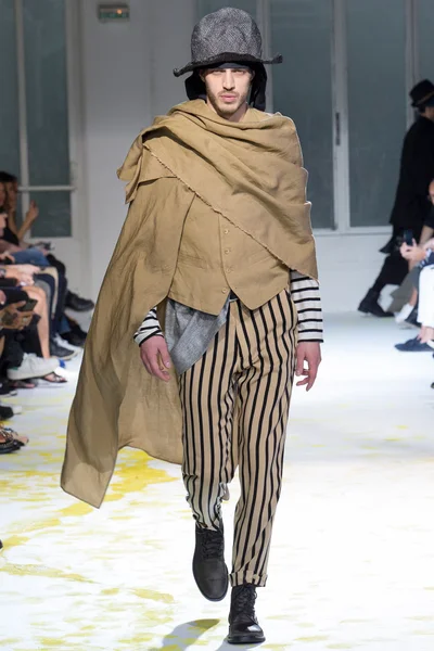 Look 37